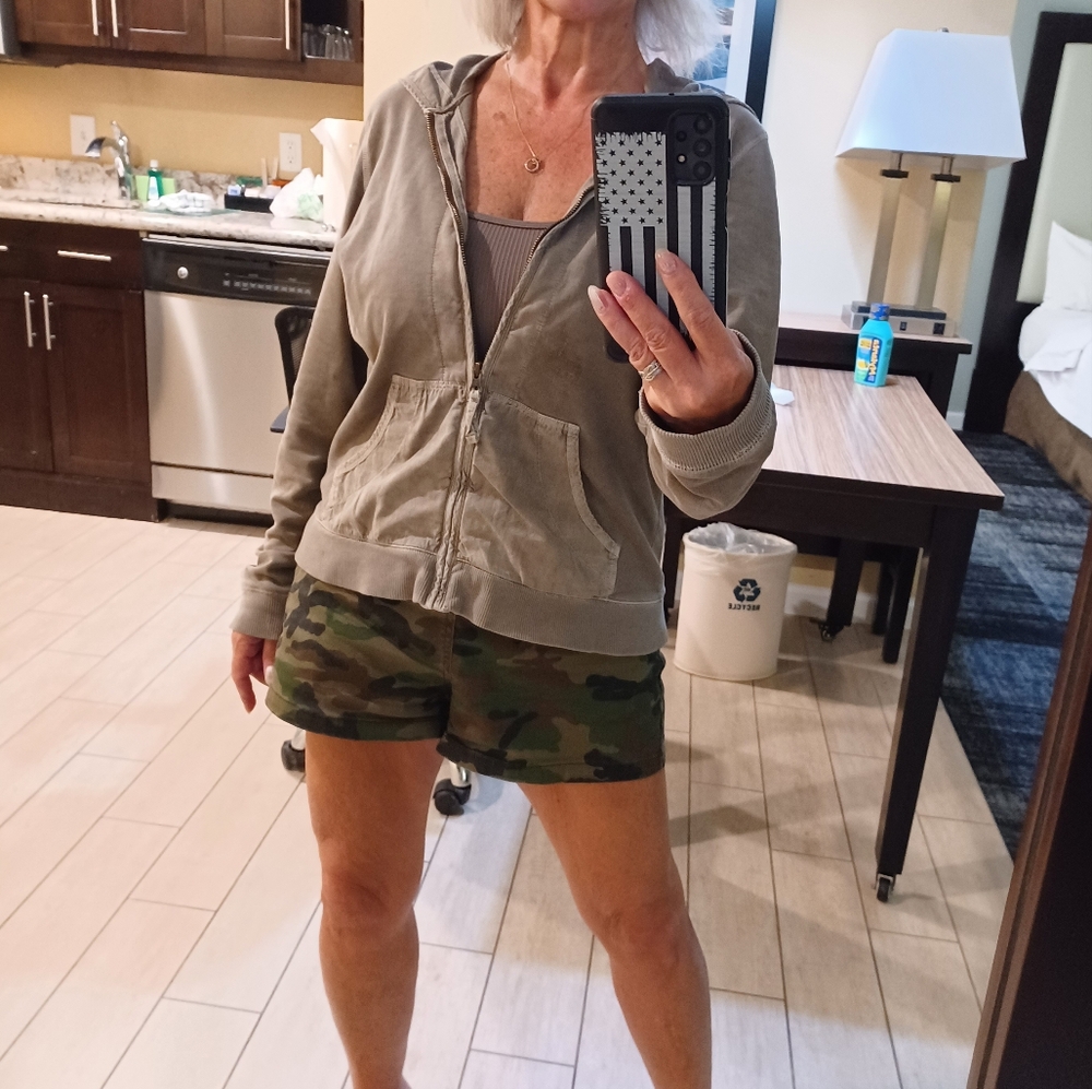 Super Cute!! Army Green M81 woodland patterned shorts